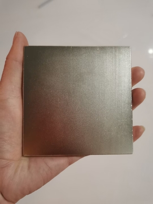 ซื้อ แม่เหล็กถาวรนีโอไดเมียมหายากของโลก N52 50 มม. X 50 มม. X 25 มม online manufacture