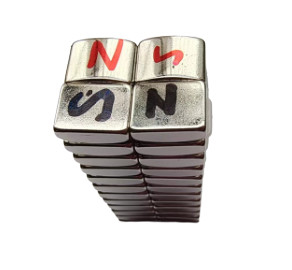 ซื้อ ด้านหนึ่งแบน ด้านหนึ่งโค้ง N52 แม่เหล็กนีโอไดเมียมอาร์คพร้อมมอเตอร์ไฟฟ้ากระแสสลับ online manufacture