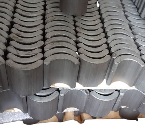 ซื้อ Y30 Y40 Grade Arc Shape Ferrite Magnet for Motor Applications - เครื่องแม่เหล็กเซรามิกแบบ Custom Hard online manufacture