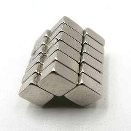 ซื้อ บล็อกนีโอดิเมียมแม่เหล็กถาวรโลกที่หายากและทนทาน N52 50 มม. x 50 มม. x 25 มม online manufacture